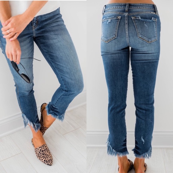 NWT Pink Lily medium wash distressed crop jeans - Picture 2 of 3